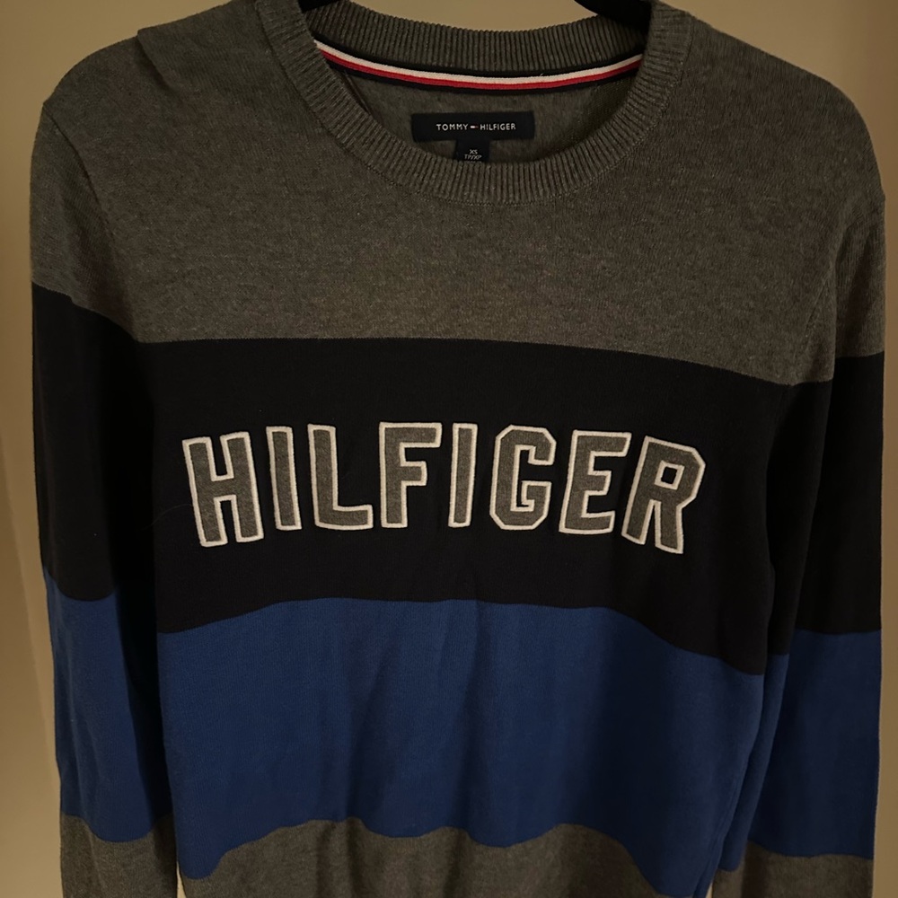 Tommy Hilfiger Men's Gray and Navy Crewneck Sweater